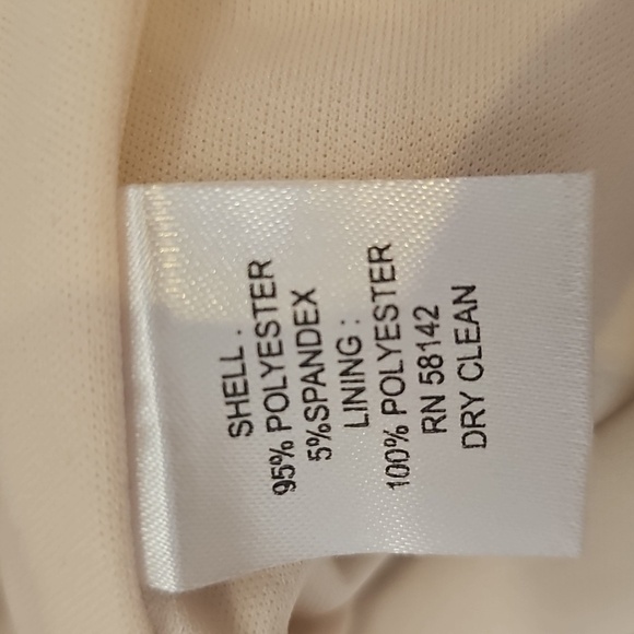 Maggy London Slimming Red/ Black Print Midi Dress, Excellent Condition, Size 6 - Picture 8 of 8